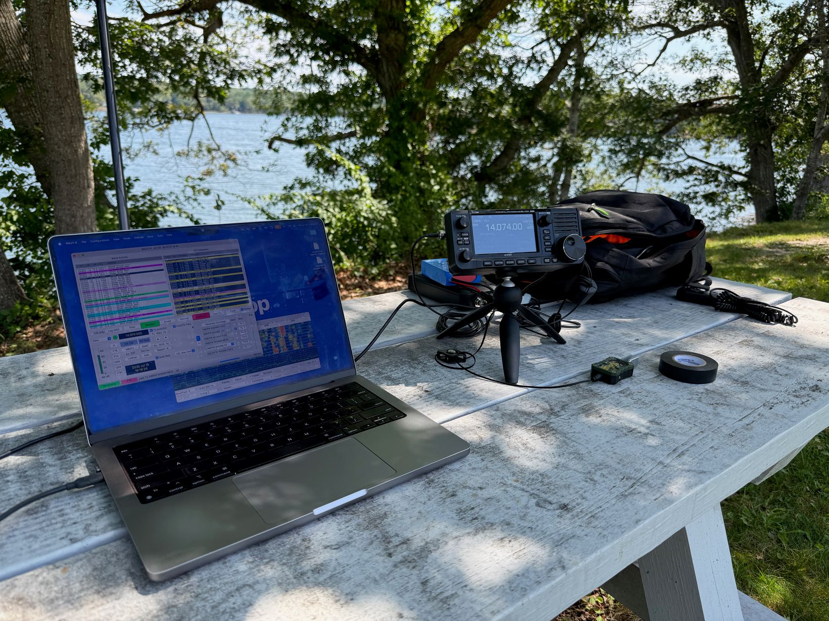 FT8 contacts rolling in